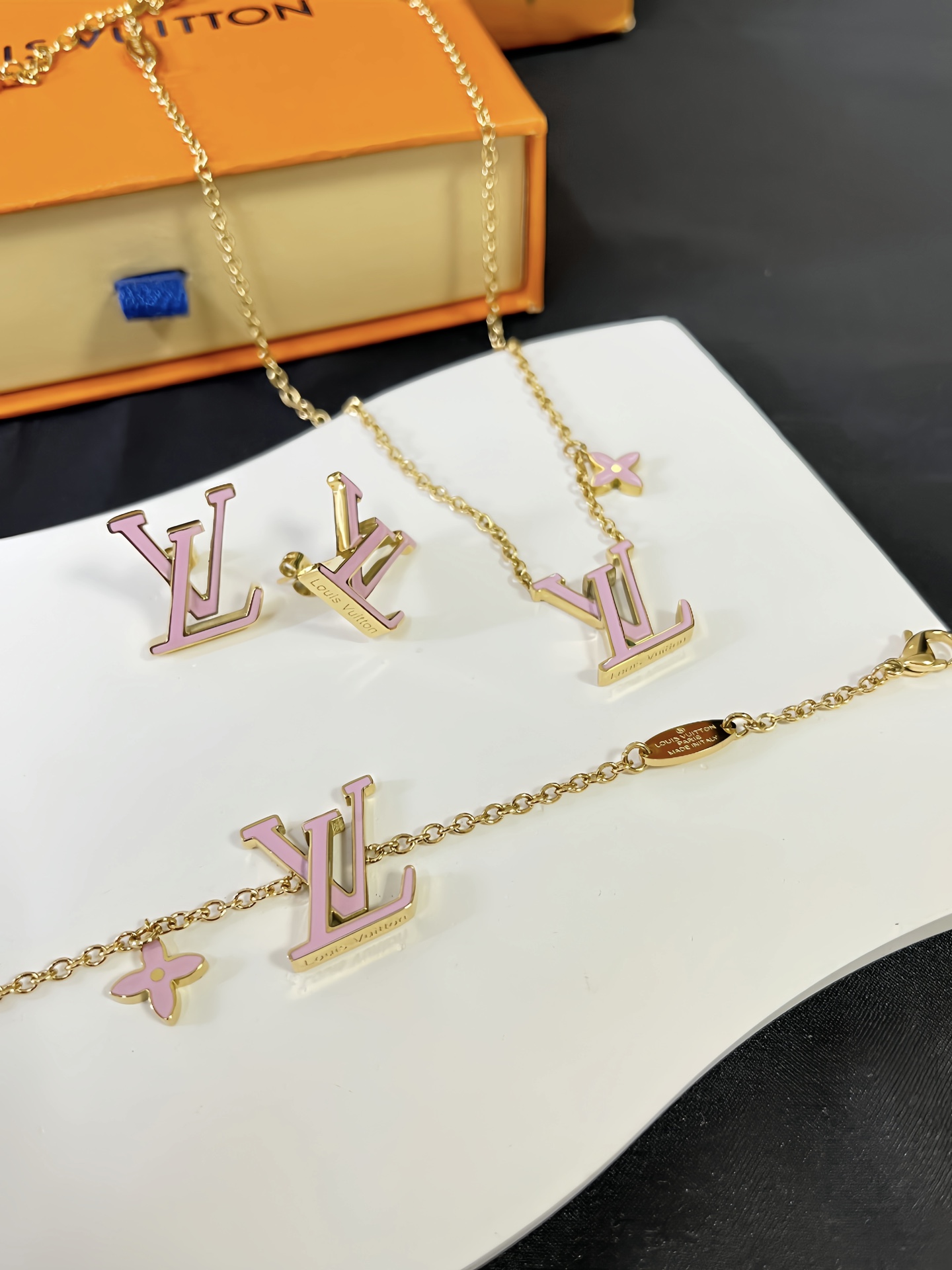 Replica LOUIS VUITTON Necklace