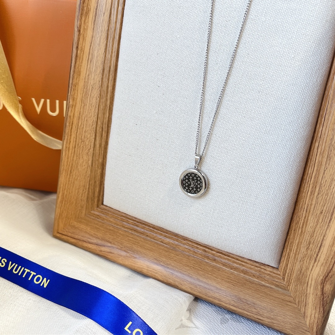 Replica LOUIS VUITTON Necklace