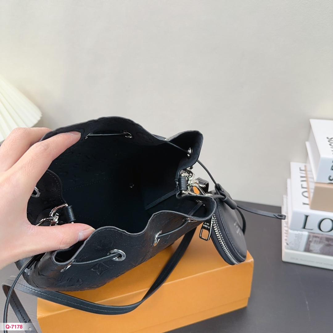Replica Louis Vuitton Bag 24*20CM
