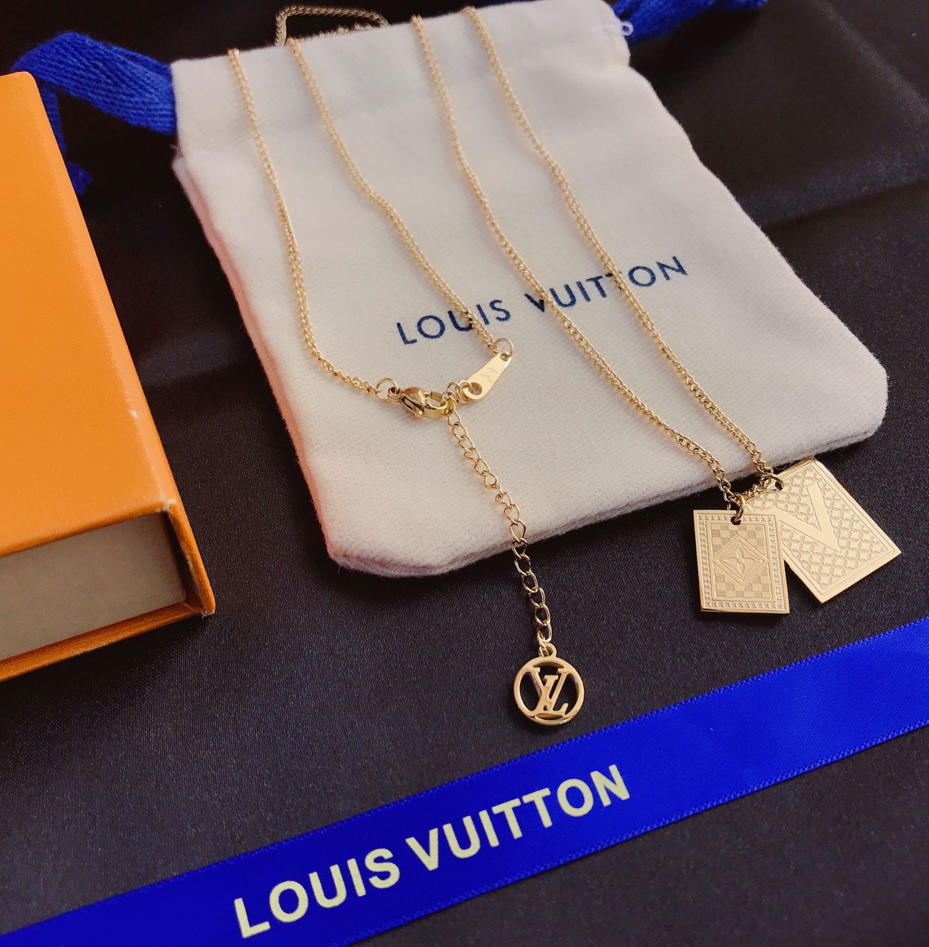 Replica LOUIS VUITTON Necklace