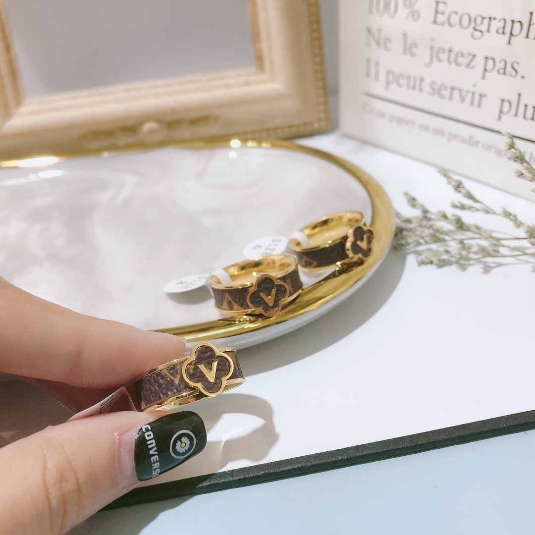 Replica LOUIS VUITTON Ring