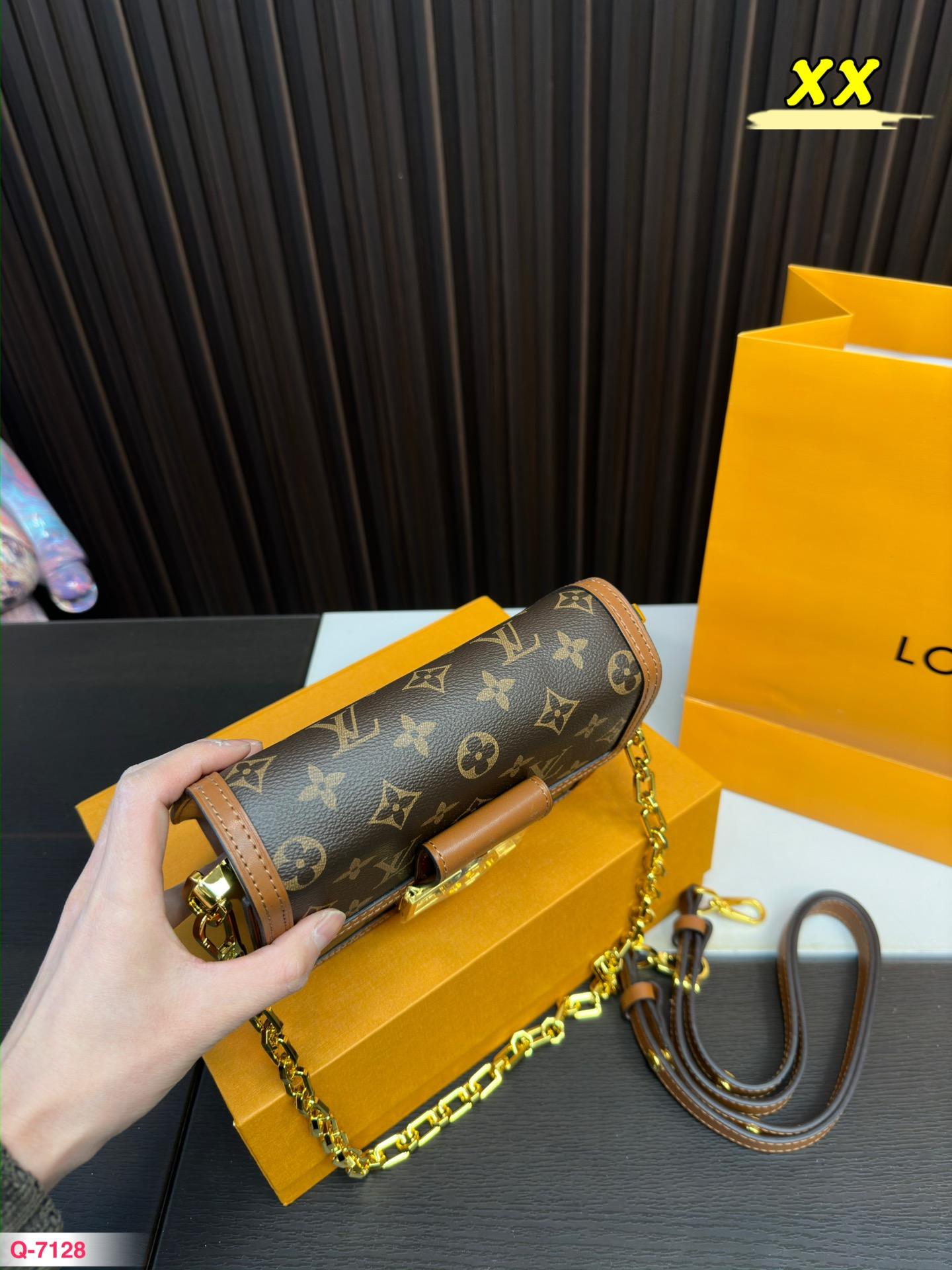 Replica Louis Vuitton Bag 20*18 CM