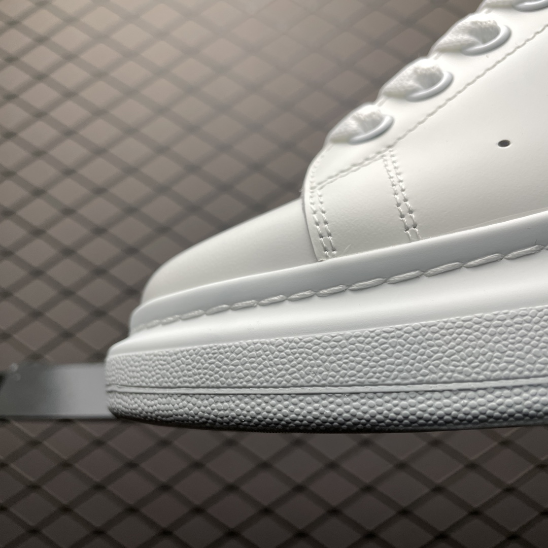 Replica Alexander McQueen Shoe Alexander McQueen size 35-45 with half size.ae