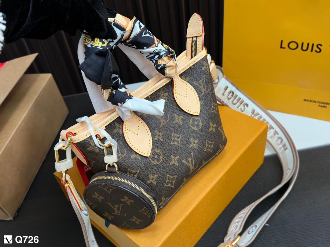 Replica Louis Vuitton Bag 13*19CM