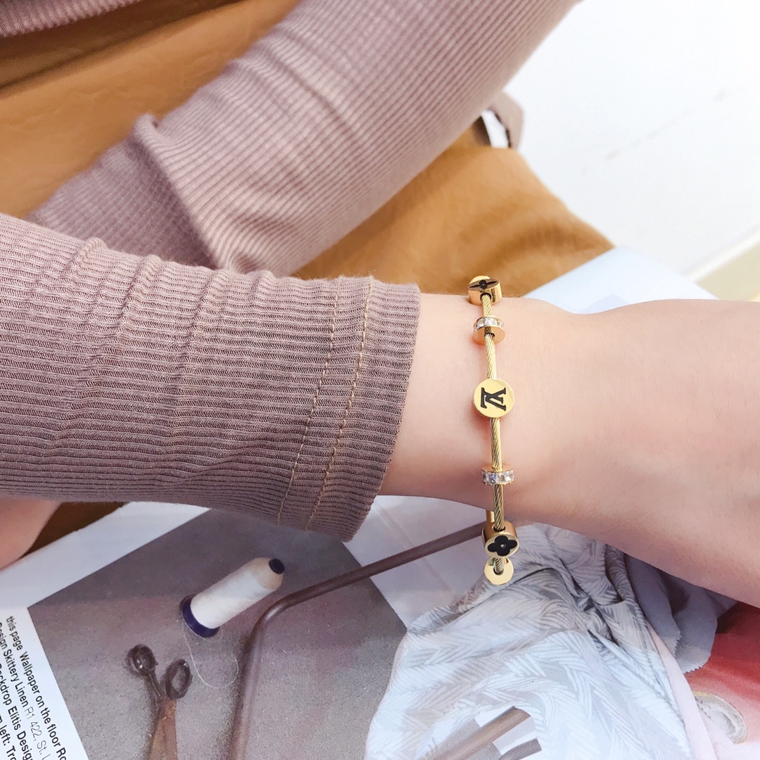 Replica LOUIS VUITTON Bangle