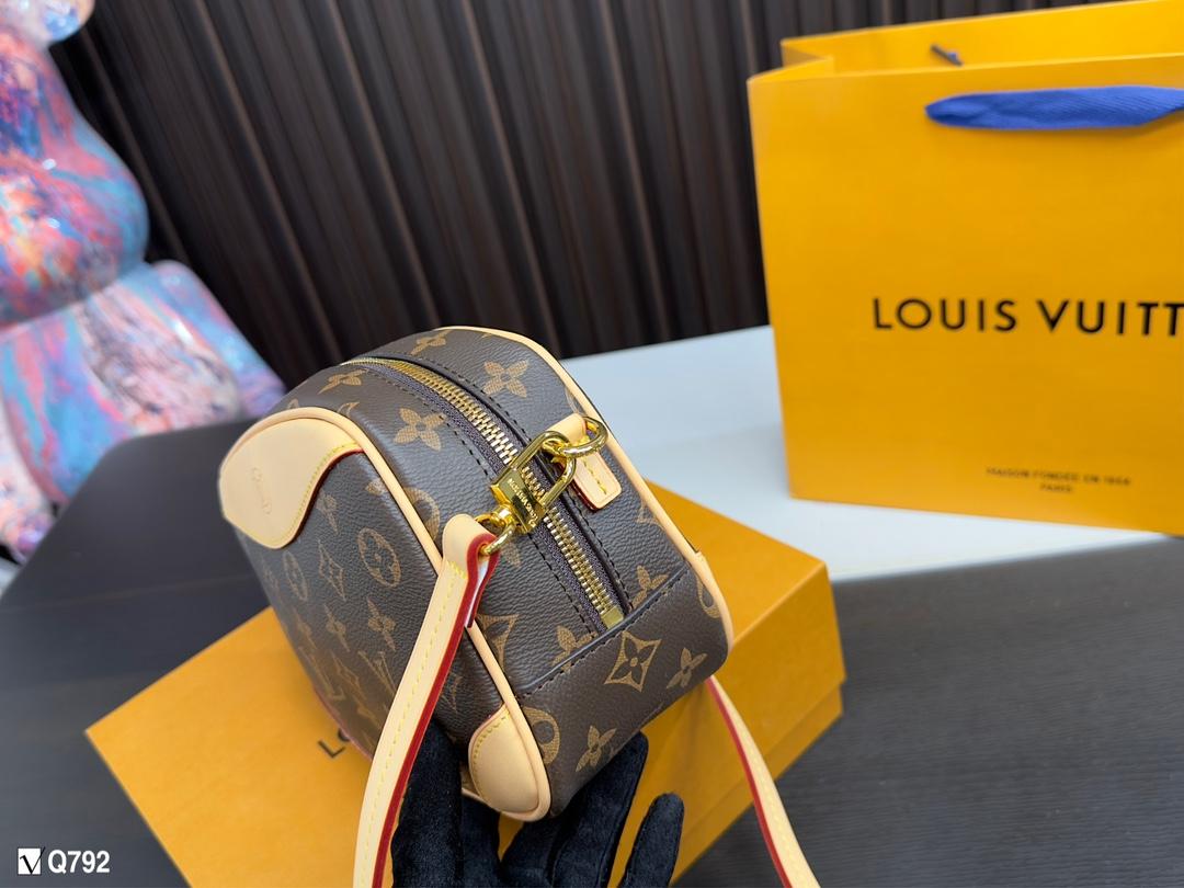 Replica Louis Vuitton Bag 20*14CM