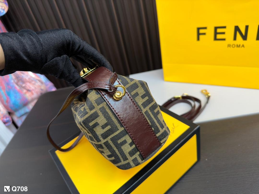 Replica Fendi Bag 14*9CM