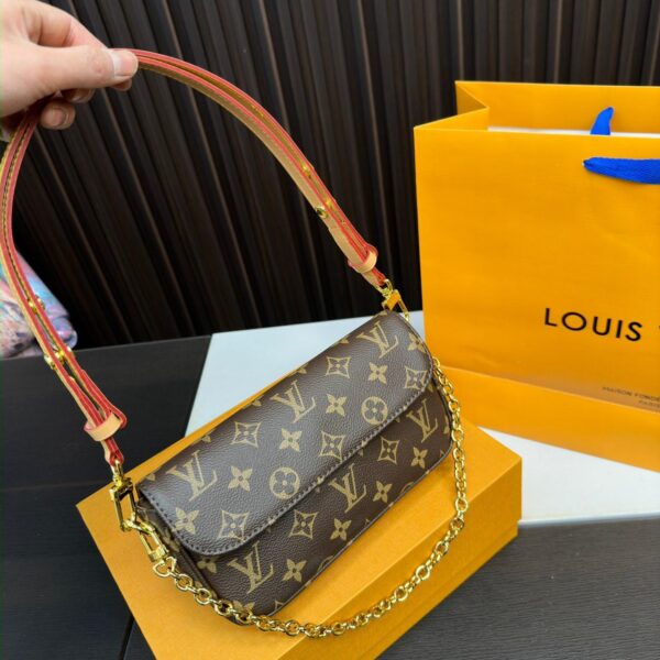 Replica Louis Vuitton Bag 12*22CM