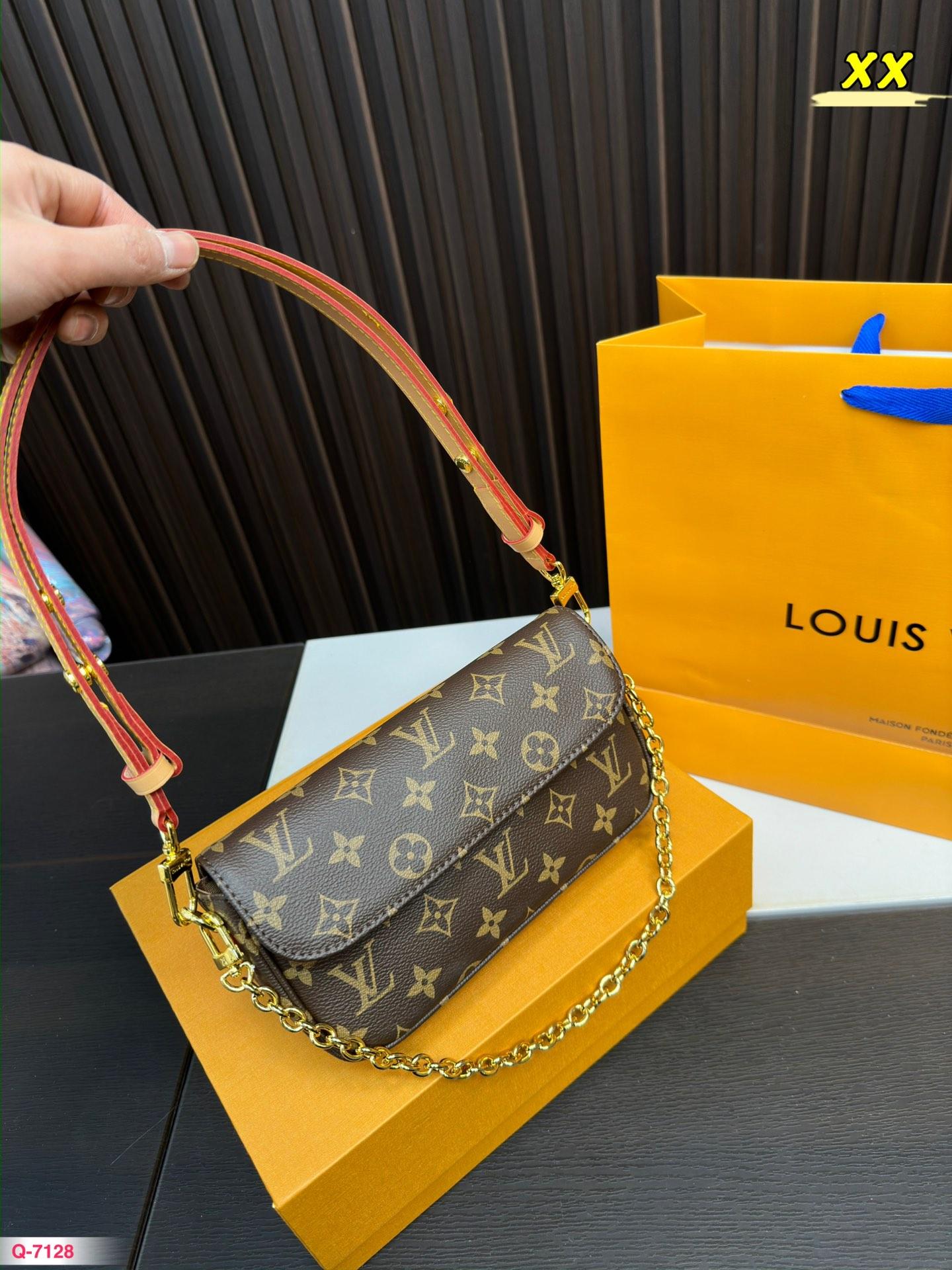 Replica Louis Vuitton Bag 12*22CM
