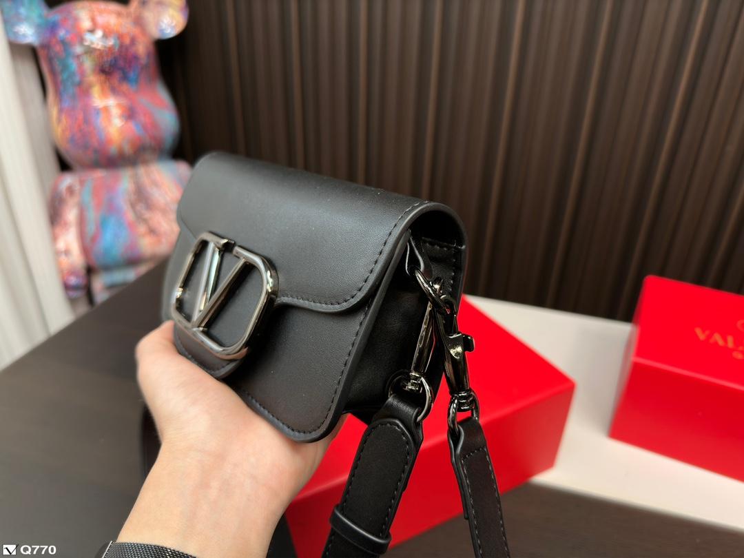 Replica Valentino Bag 20*11CM/27*13CM