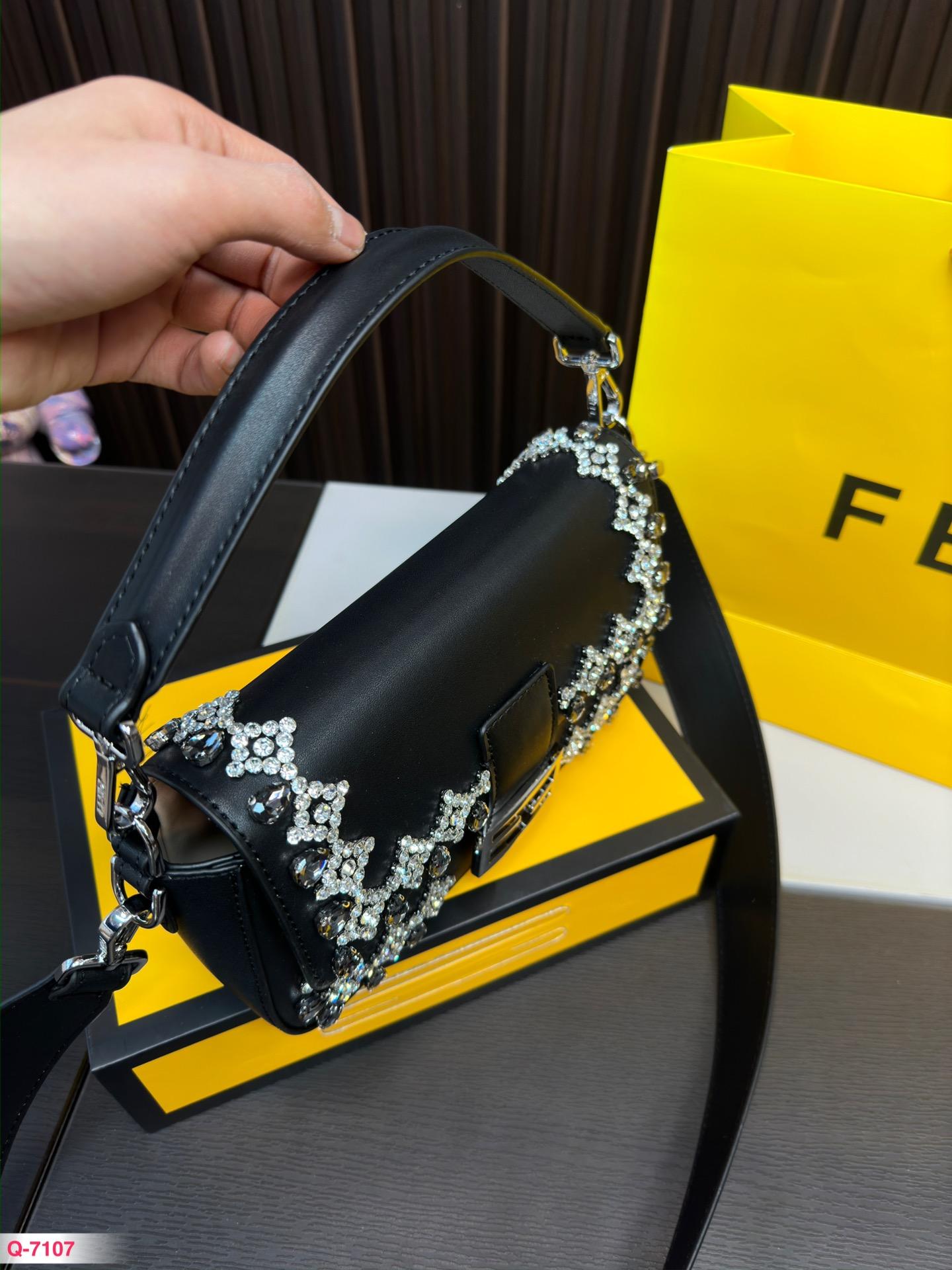Replica Fendi Bag 15*25CM