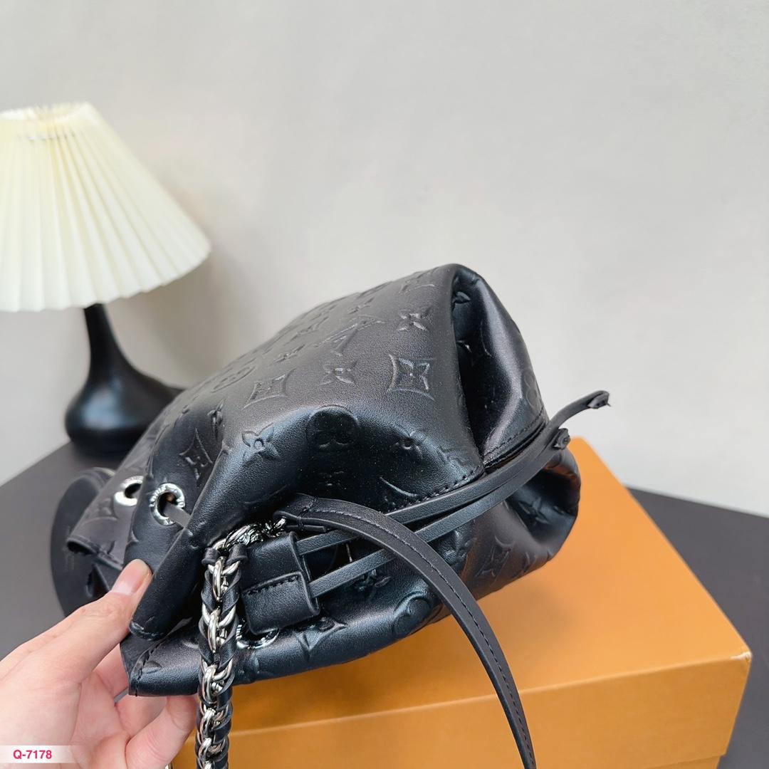 Replica Louis Vuitton Bag 24*20CM