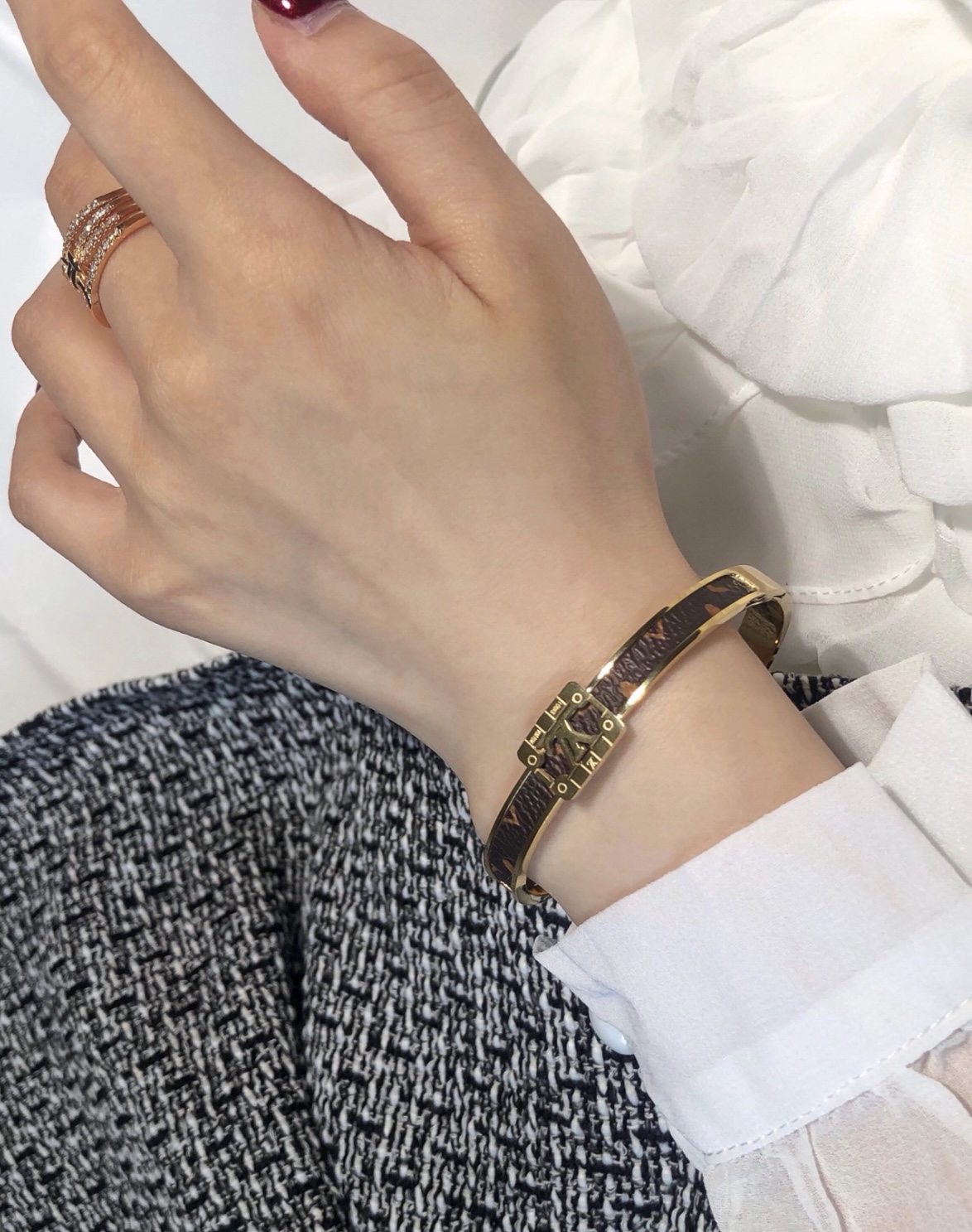 Replica LOUIS VUITTON Bangle