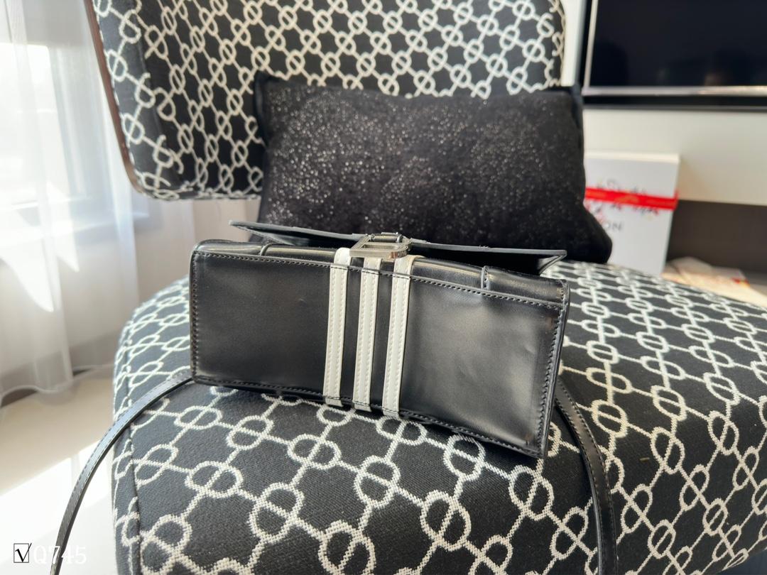 Replica Balenciaga Bag  22.5*14CM/19*12CM