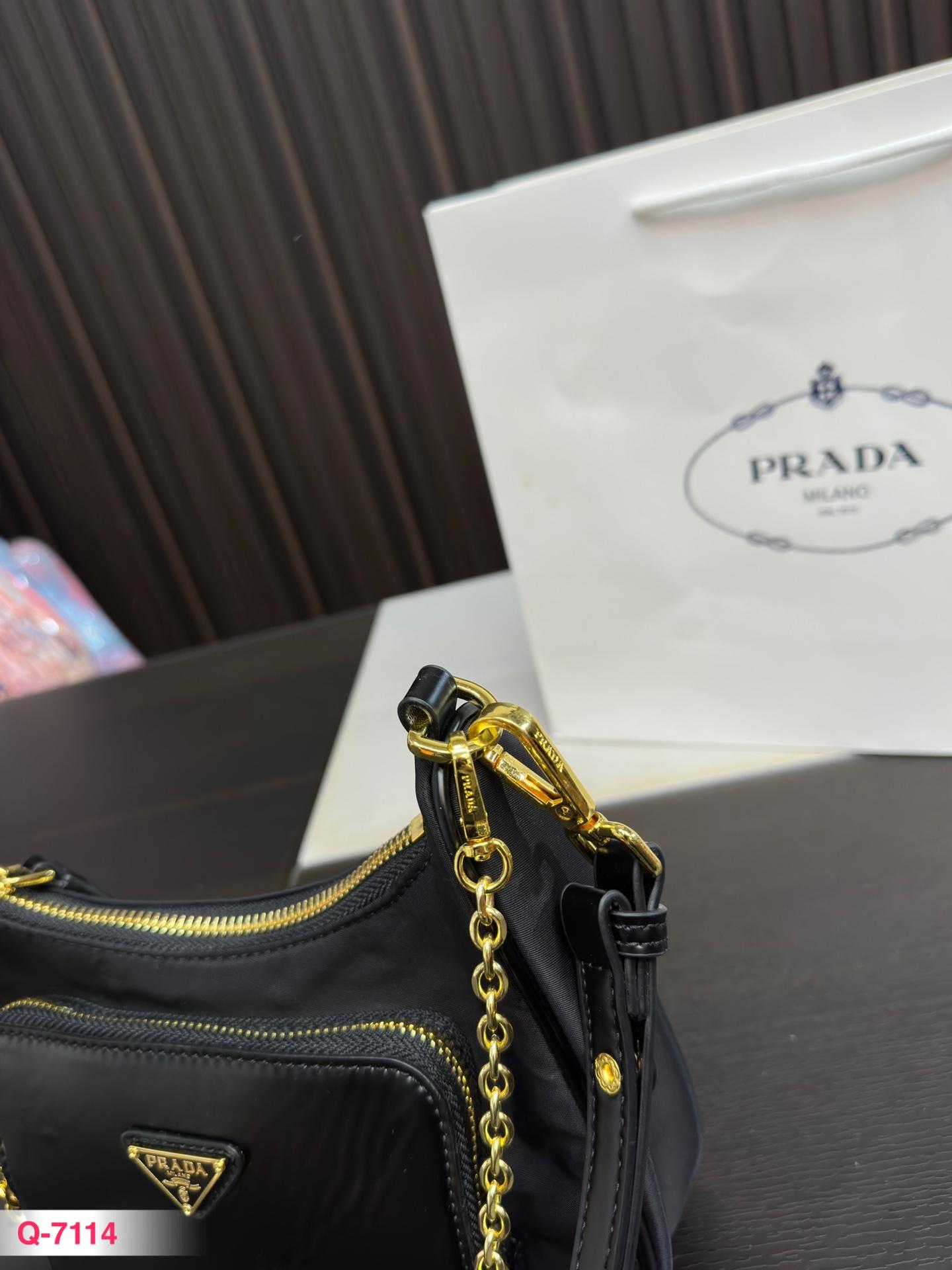 Replica Prada Bag 22*13CM