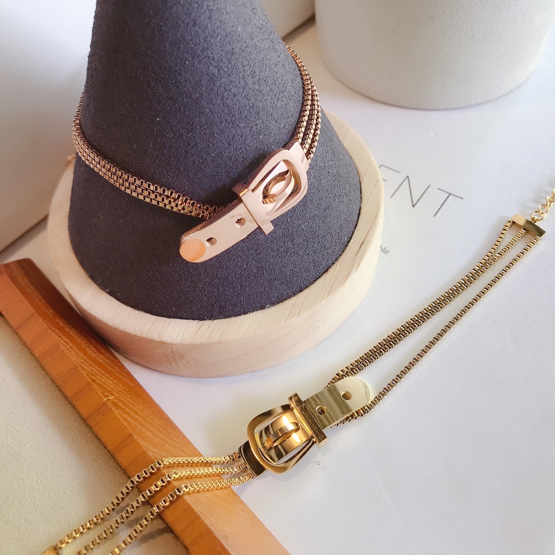 Replica LOUIS VUITTON Bracelet
