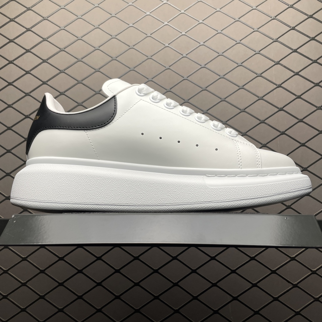 Replica Alexander McQueen Shoe Alexander McQueen size 35-45 with half size.a