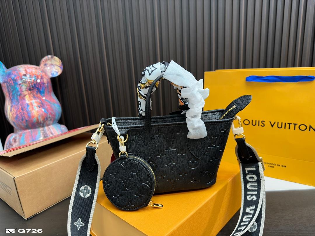 Replica Louis Vuitton Bag 13*19CM