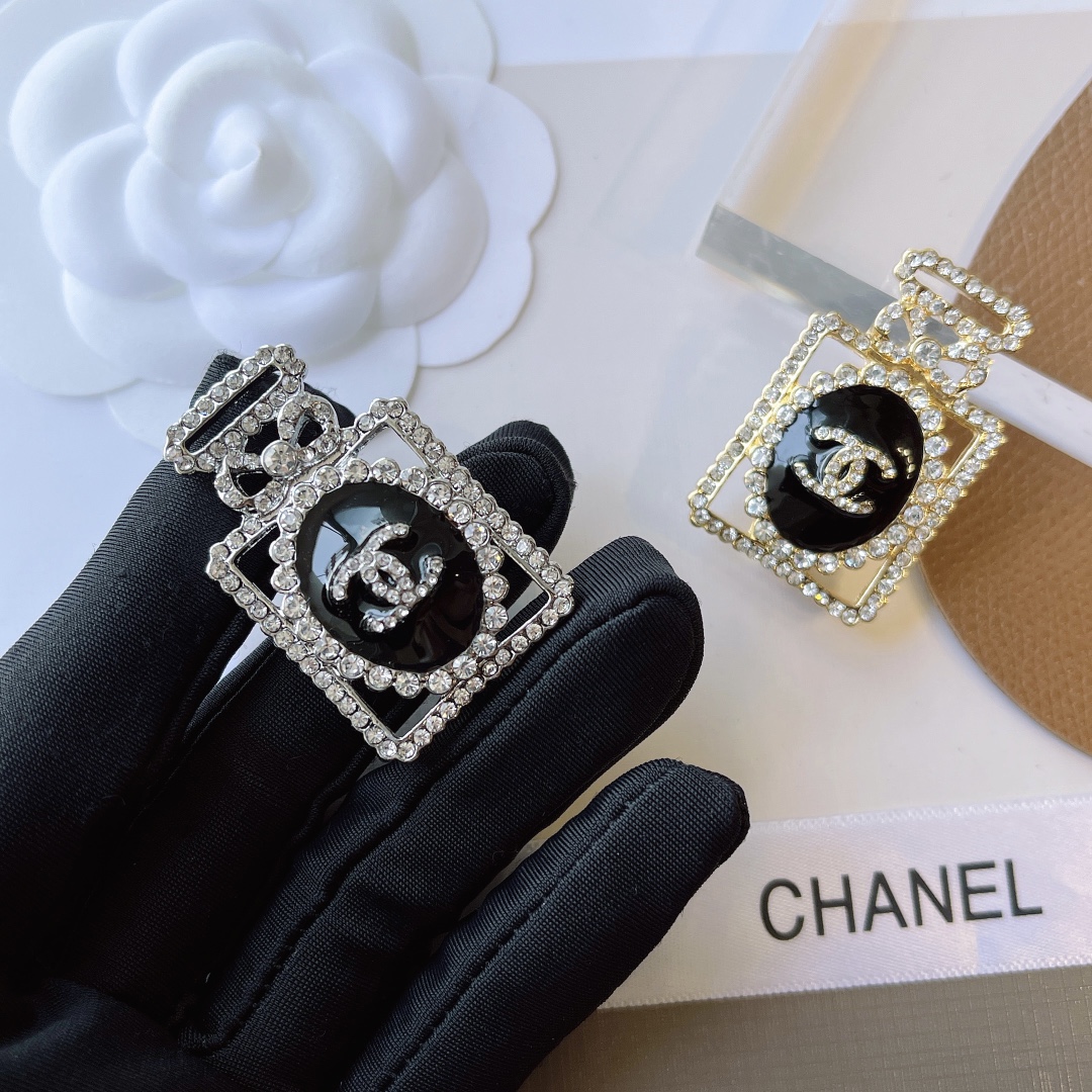 Replica CHANEL Brooch