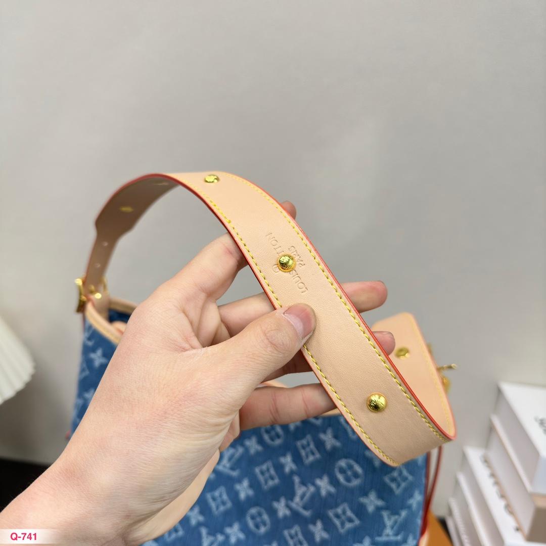 Replica Louis Vuitton Bag 30*25CM
