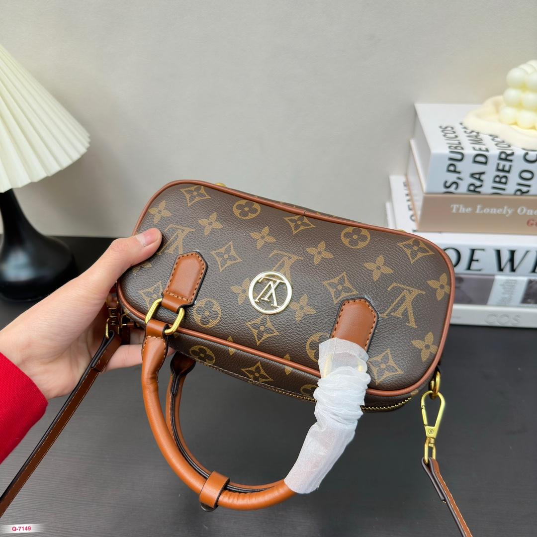 Replica Louis Vuitton Bag 22*11CM