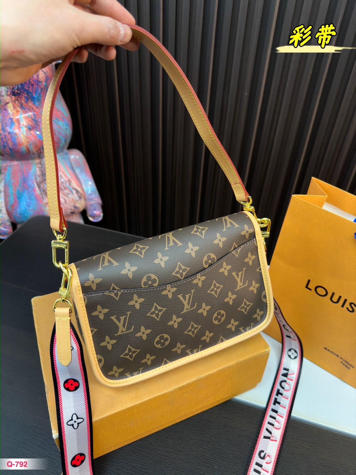 Replica Louis Vuitton Bag 14*24CM
