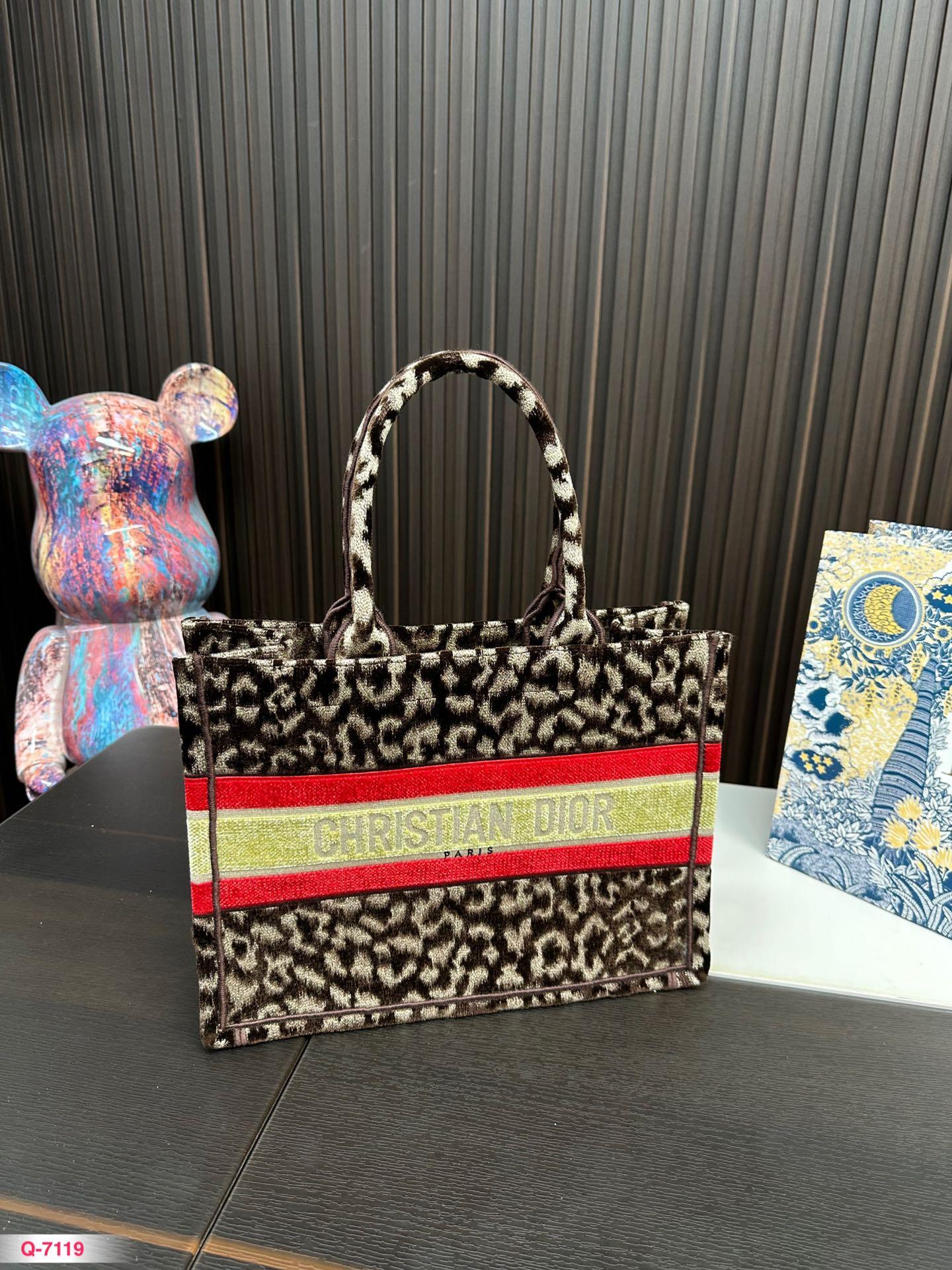 Replica Dior Bag 35*27CM/40*34CM