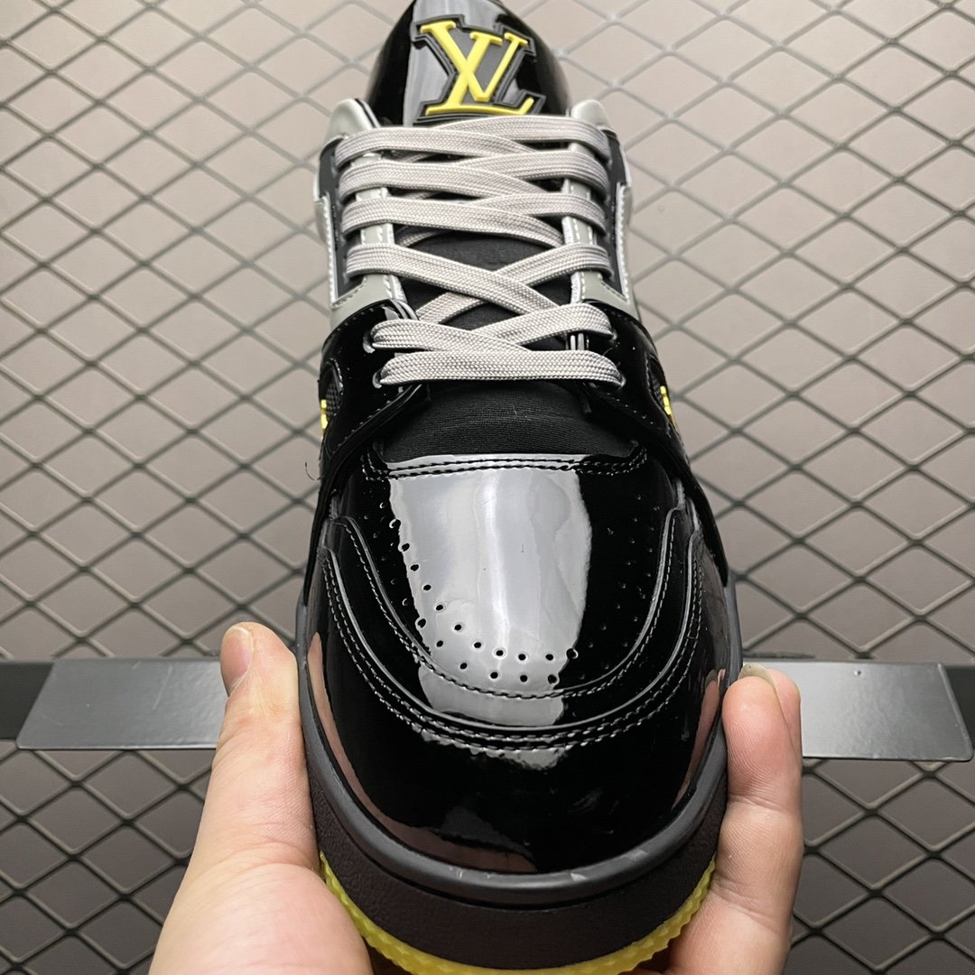 Replica Louis Vuitton Shoe Louis Vuitton Trail Sneaker LV _01006