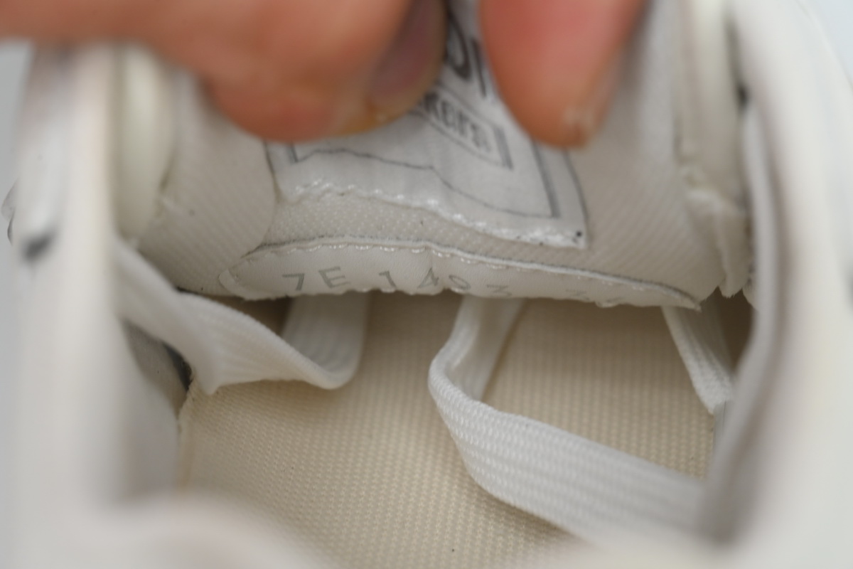 Replica Fendi Shoe Fendi Match White Silver