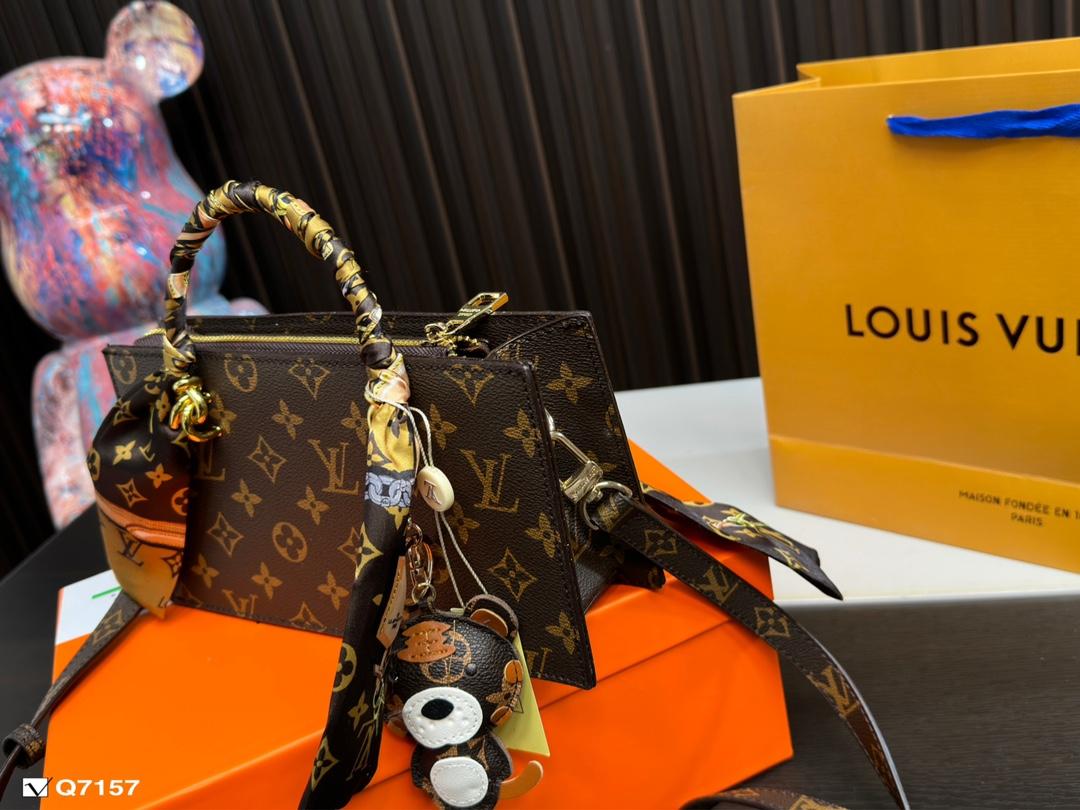 Replica Louis Vuitton Bag 13*24CM