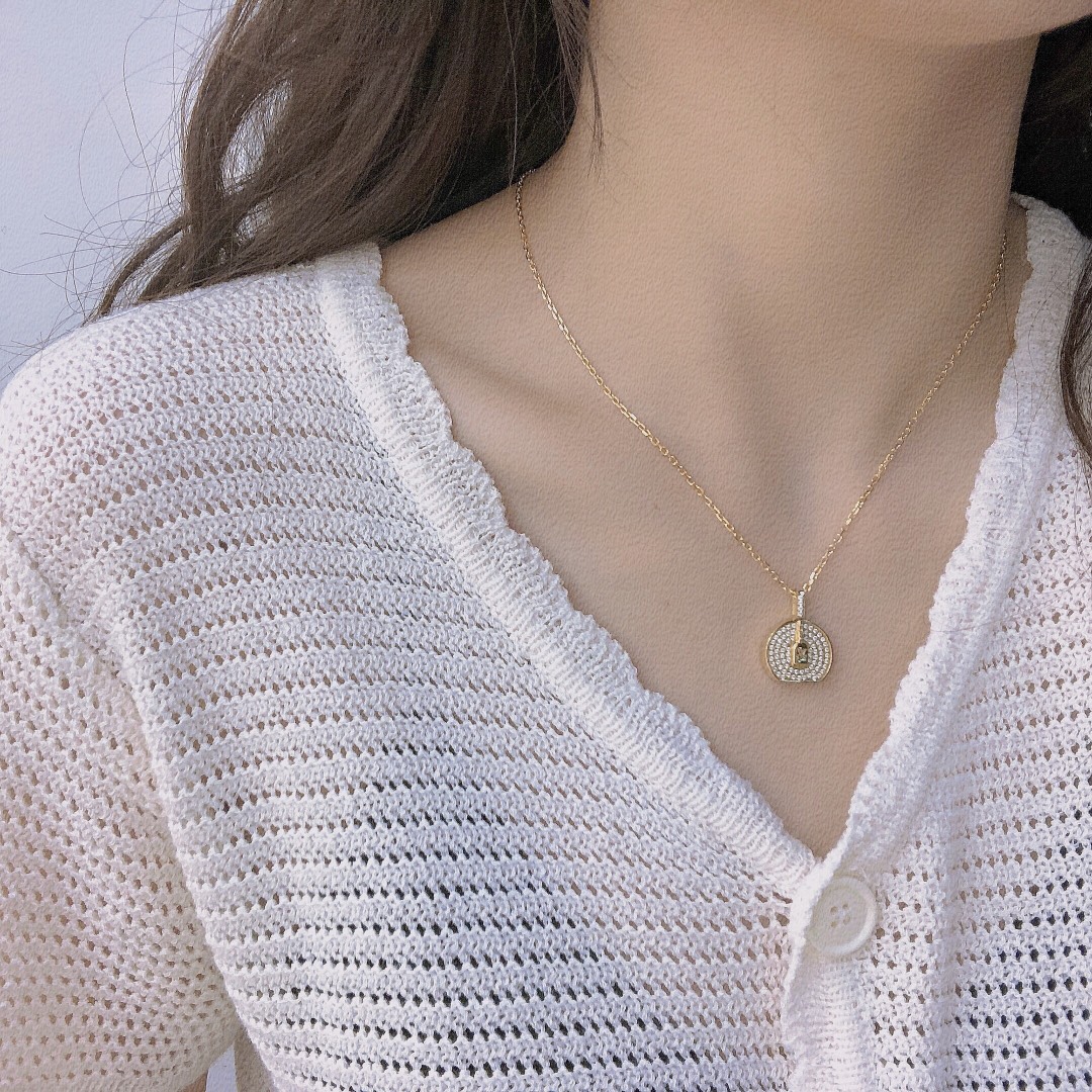 Replica LOUIS VUITTON Necklace