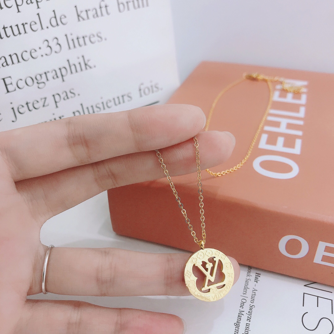 Replica LOUIS VUITTON Necklace
