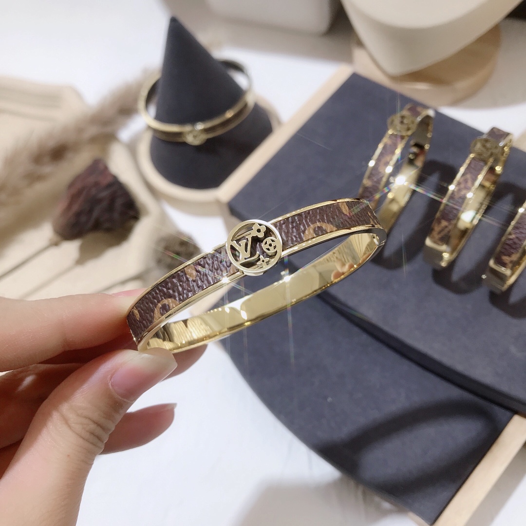 Replica LOUIS VUITTON Bangle