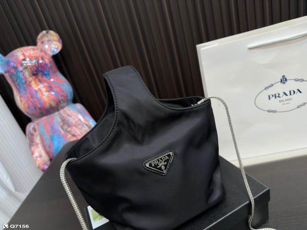 Replica Prada Bag 18*15CM
