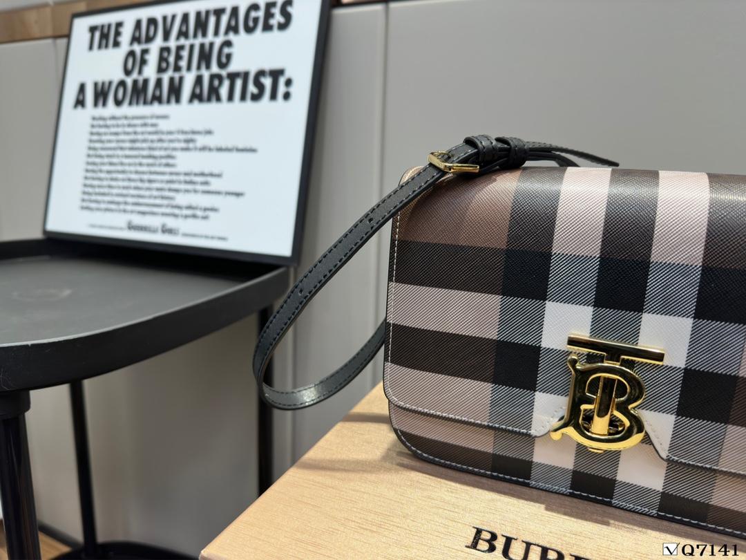 Replica Burberry Bag 21*14CM