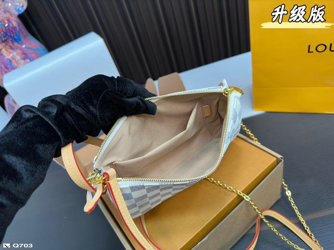 Replica Louis Vuitton Bag 22*13CM