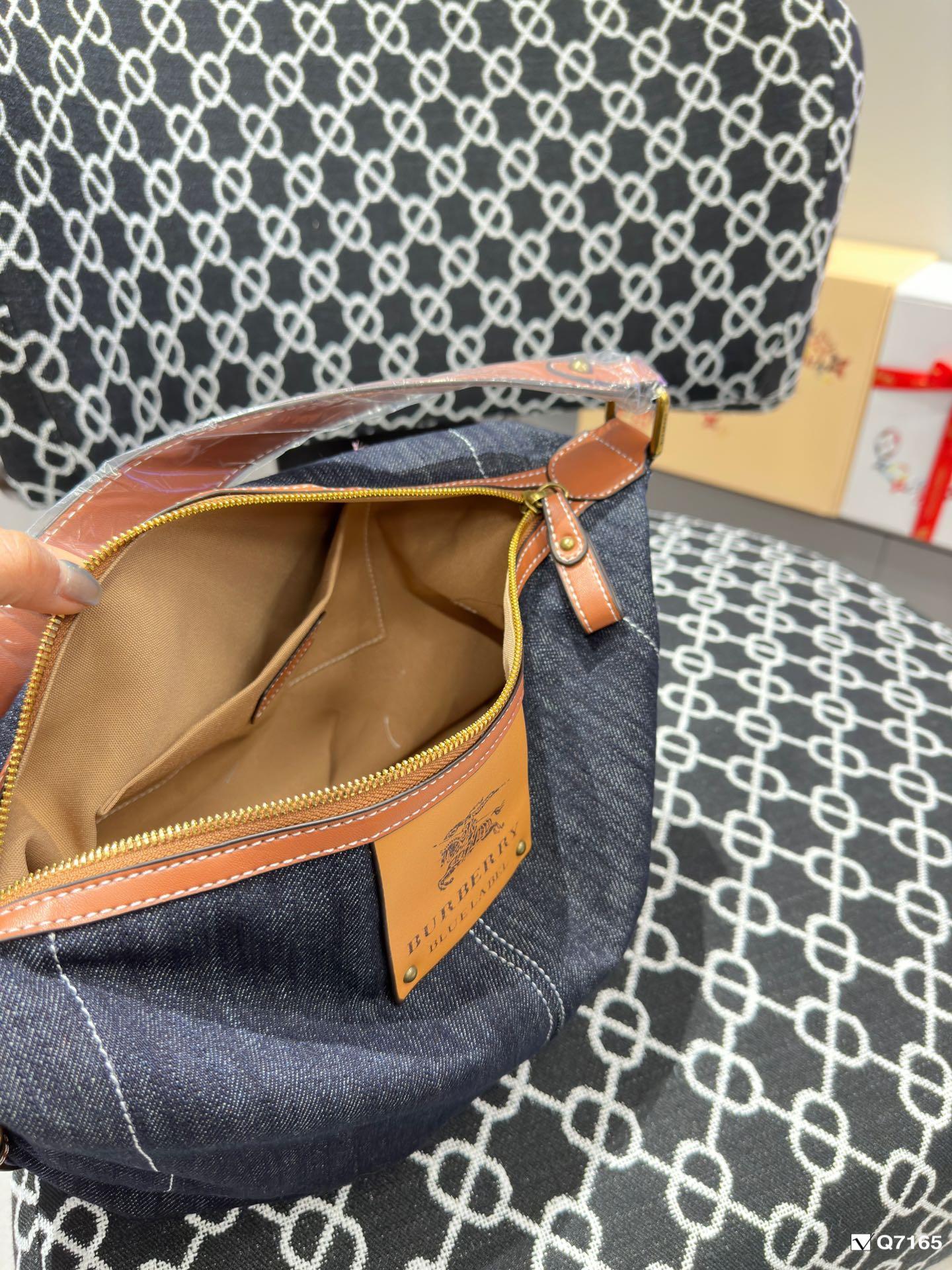 Replica Burberry Bag 26*22CM