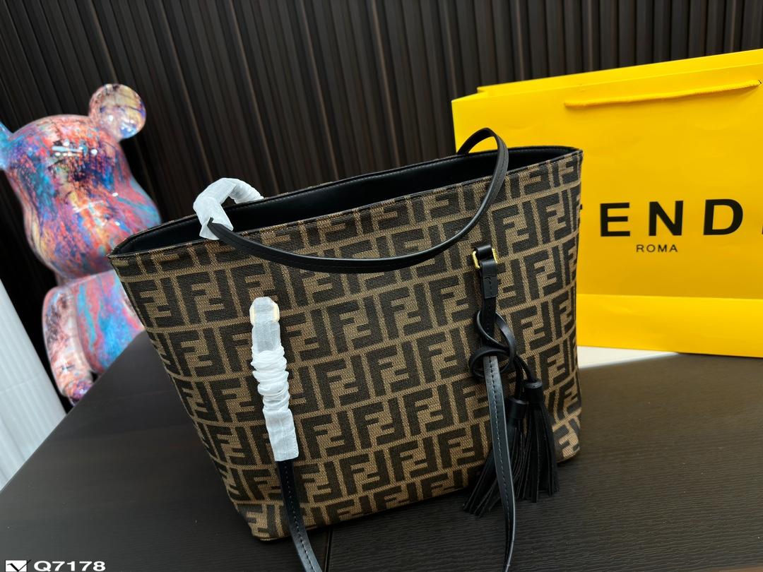 Replica Fendi Bag 26*23CM