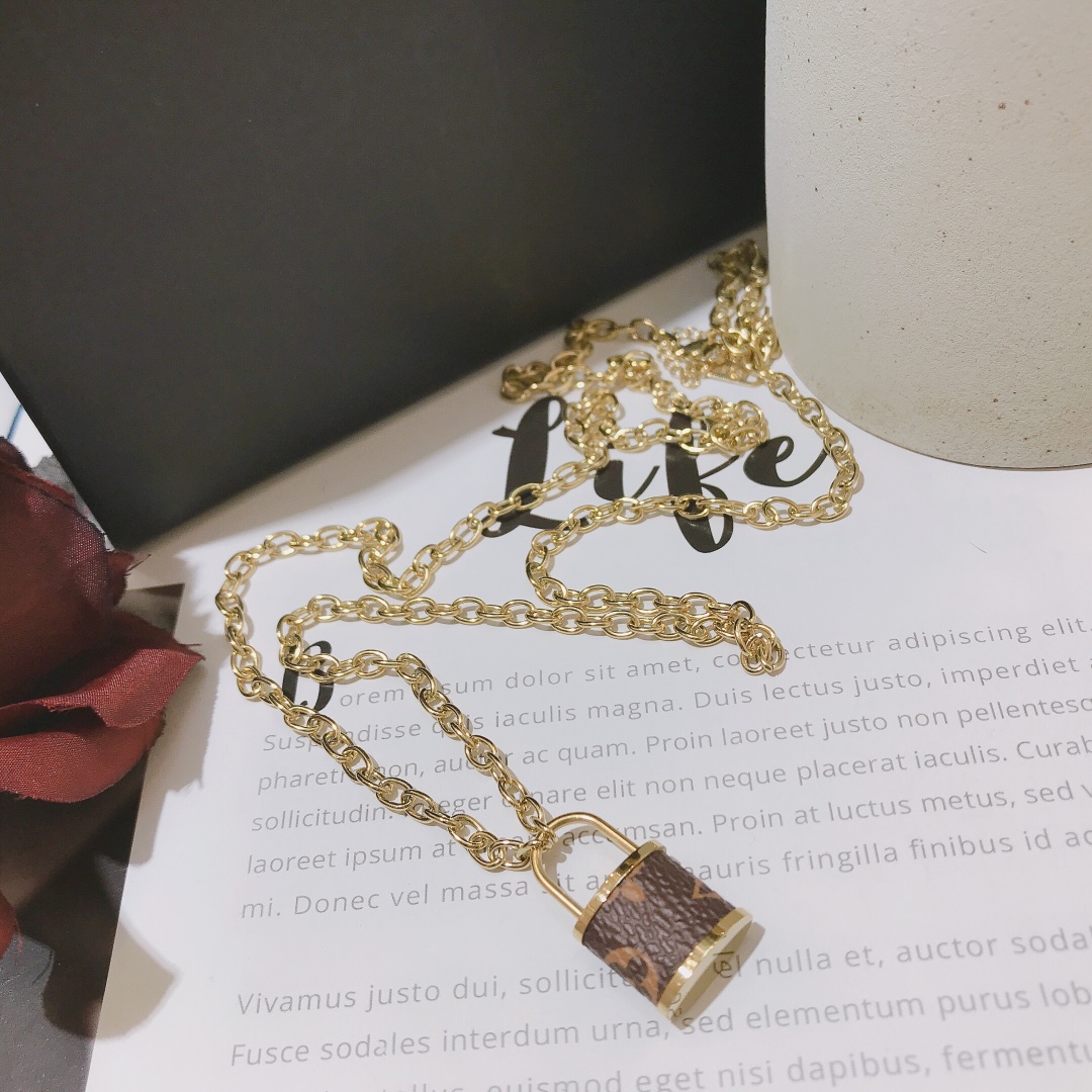 Replica LOUIS VUITTON Necklace