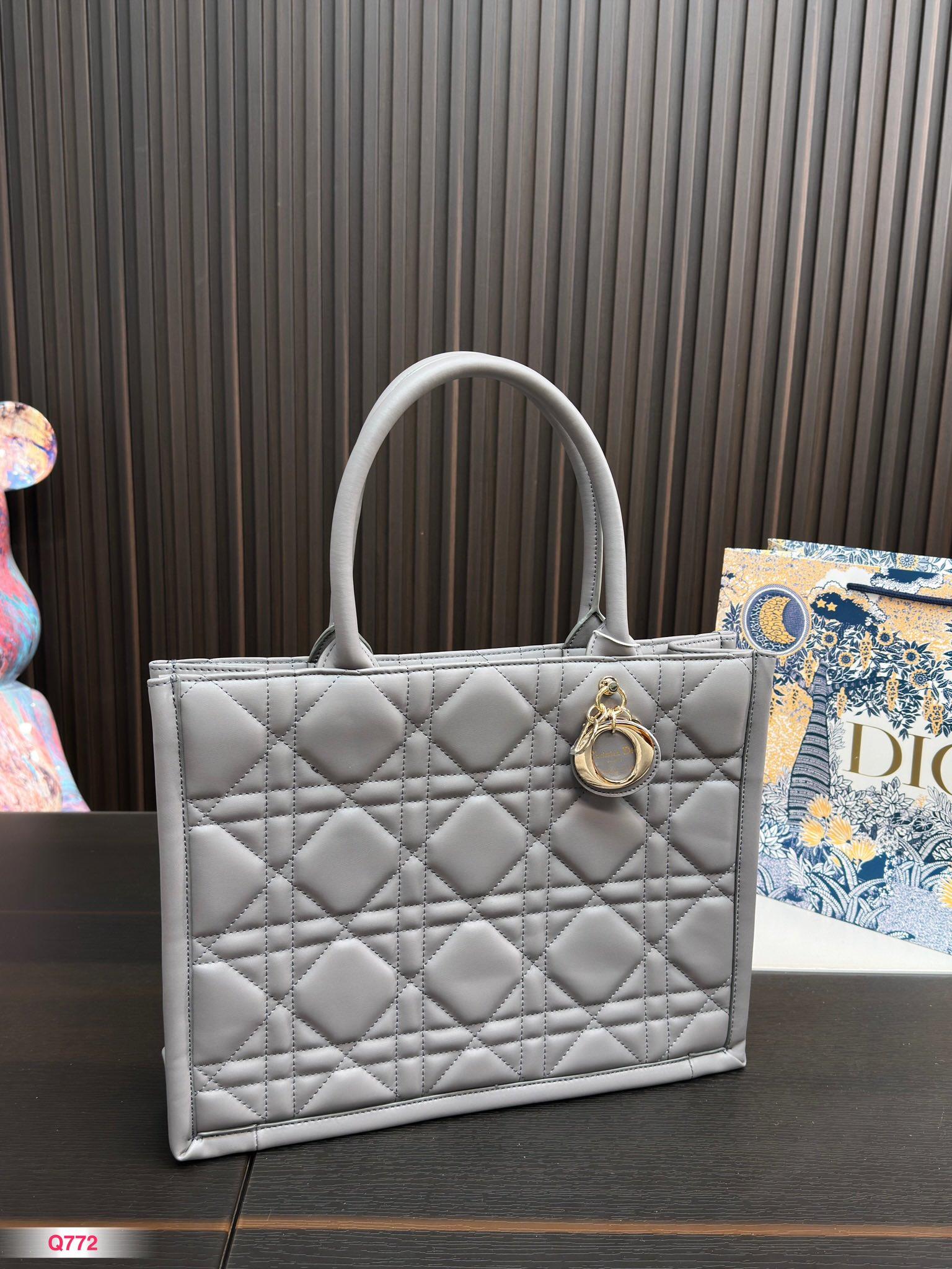Replica Dior Bag  36*28CM/40*32CM