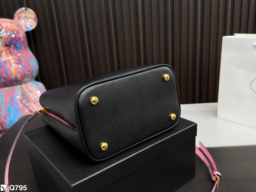 Replica Prada Bag 18*18CM/22*23CM