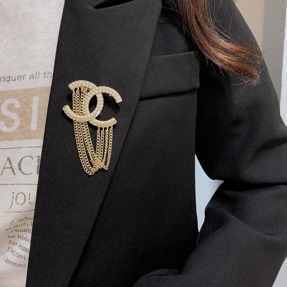 Replica CHANEL Brooch