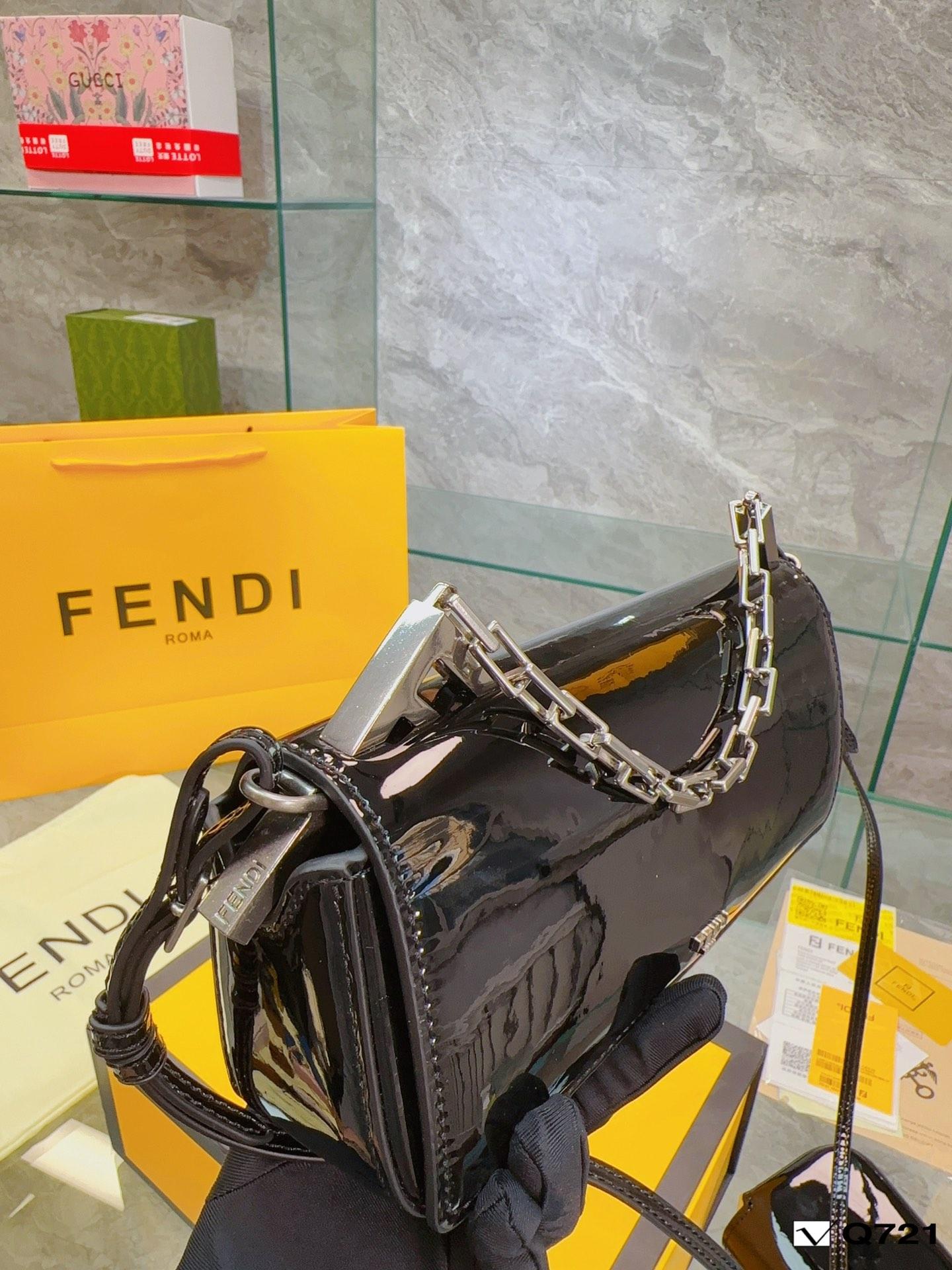 Replica Fendi Bag 15CM/23CM