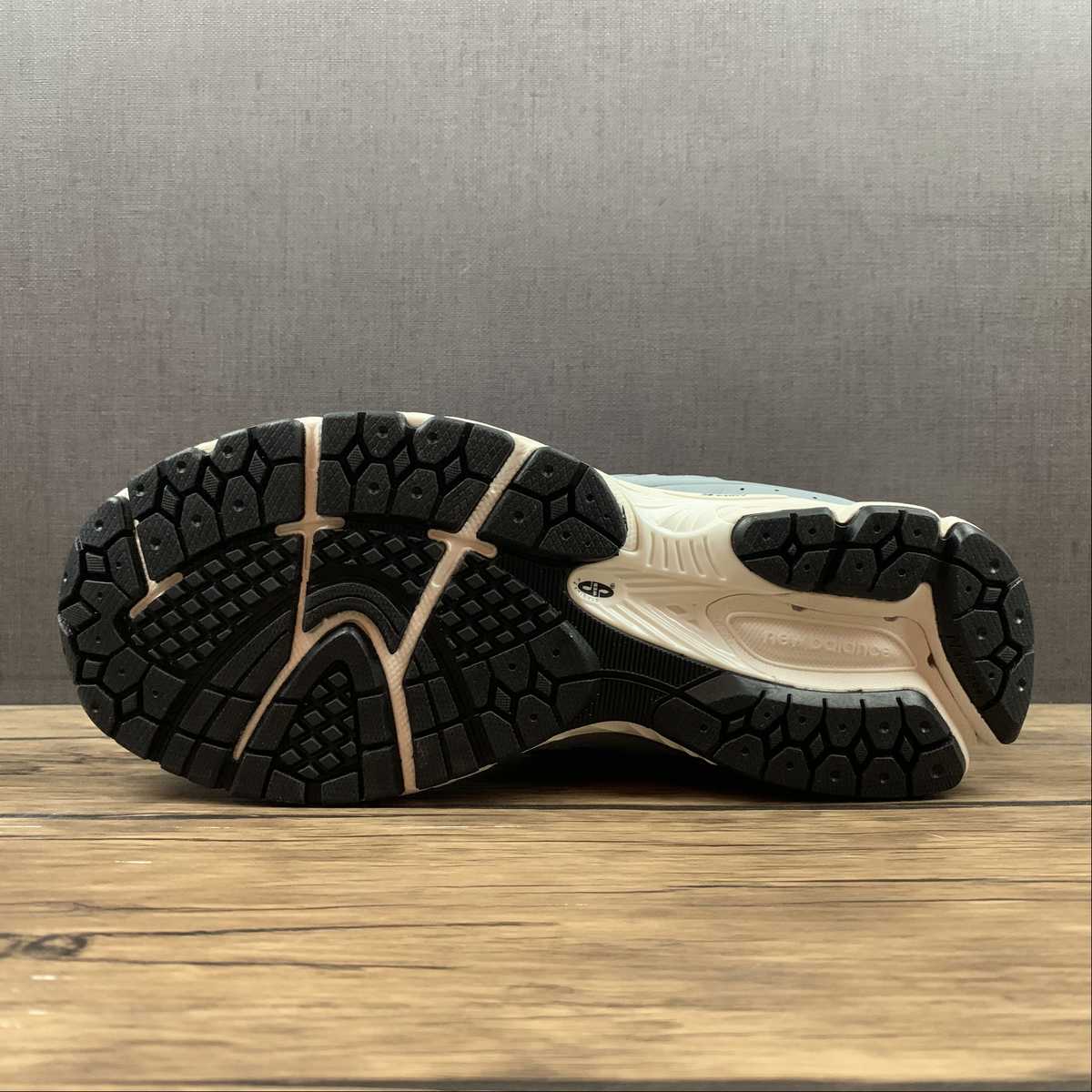 Replica New Balance Shoe New Balance NB2002 ML2002RR  36-45