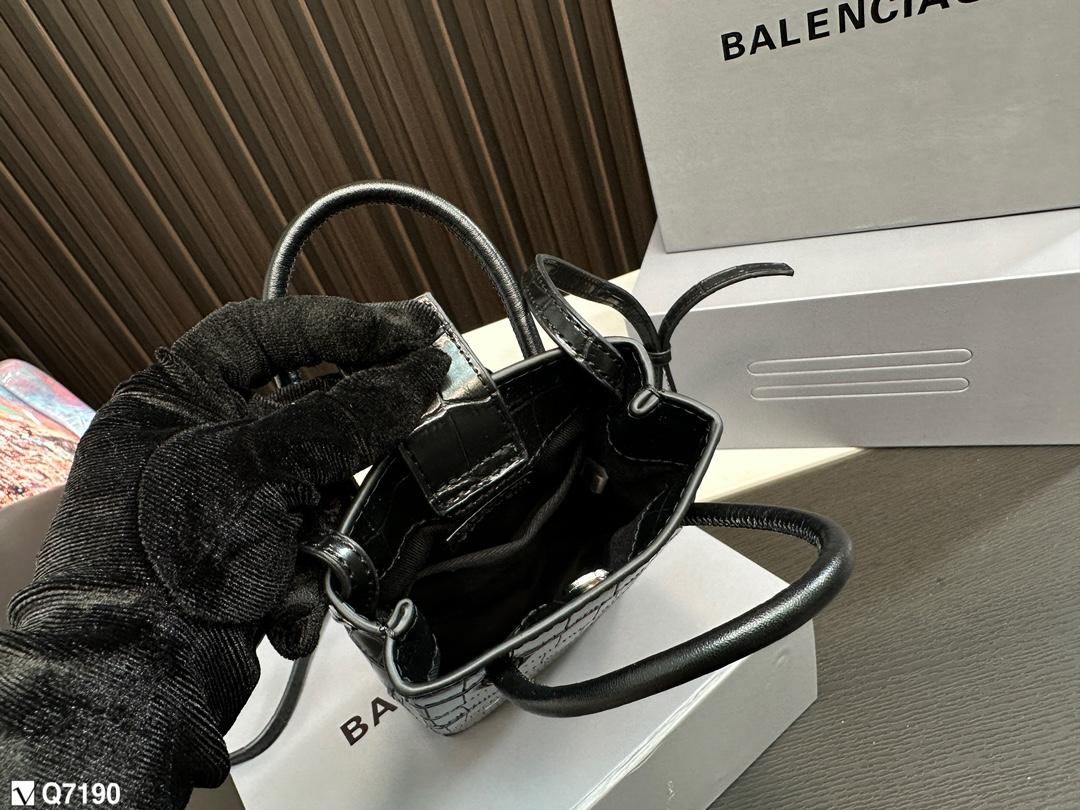 Replica Balenciaga Bag 13*18CM