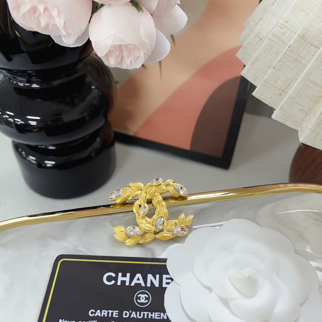 Replica CHANEL Brooch