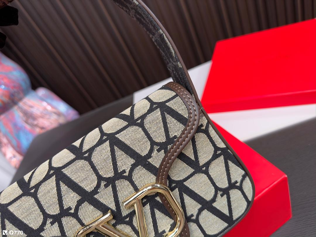 Replica Valentino Bag 23*15CM