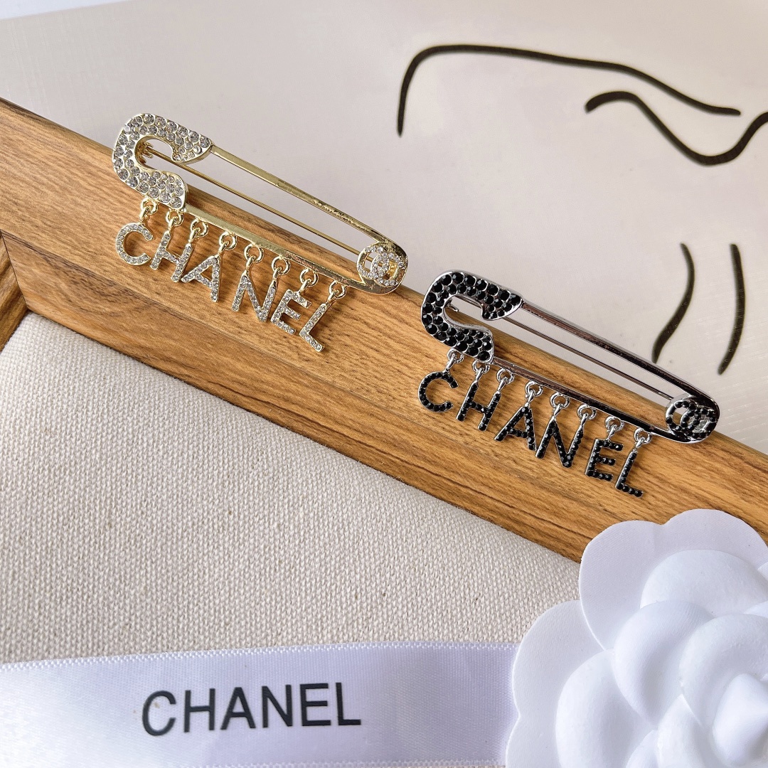 Replica CHANEL Brooch