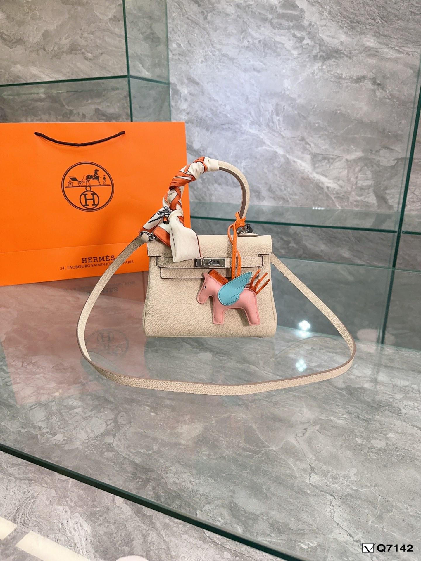 Replica Hermes Bag  20CM