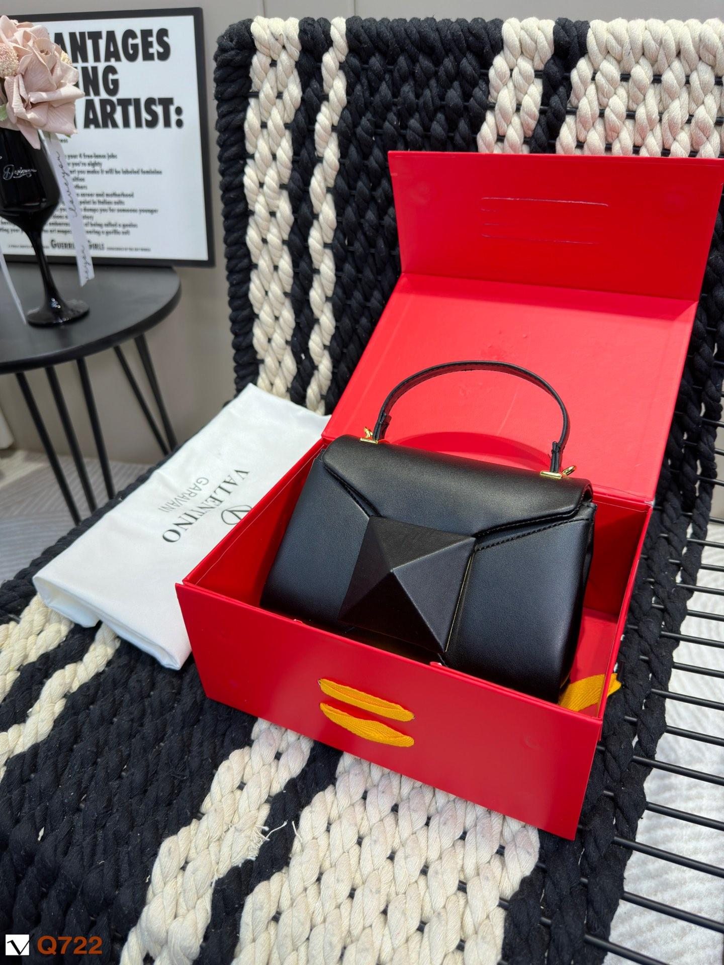 Replica Valentino Bag 19*12CM